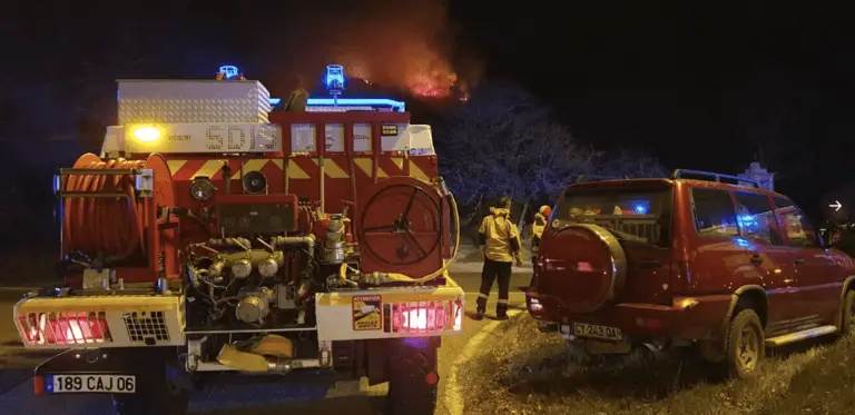 Alpes-Maritimes : 50 hectares détruits dans la nuit, 80 sapeurs-pompiers engagés