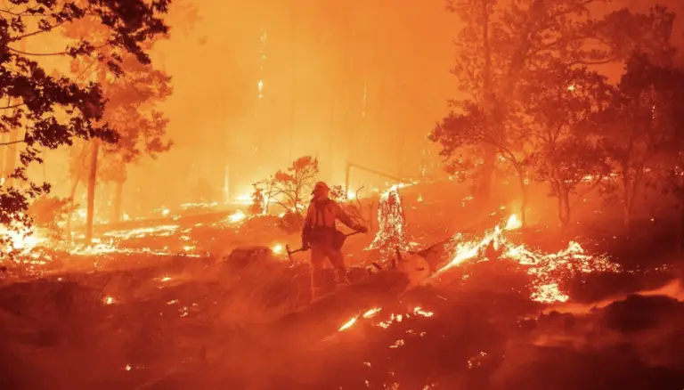 Les images du mégafeu de Californie