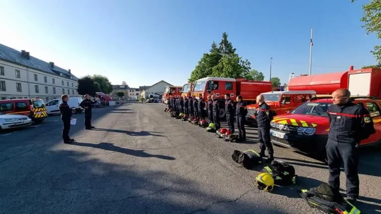 IMAGES. Exercice feux de forêt entre les sapeurs-pompiers du SDIS 08 et de Belgique