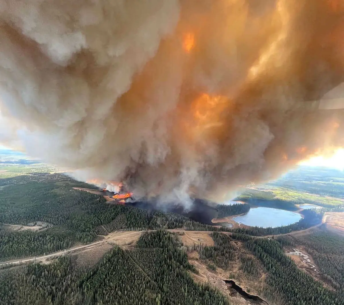 3 pompiers décédés au Canada depuis le début des incendies de forêt